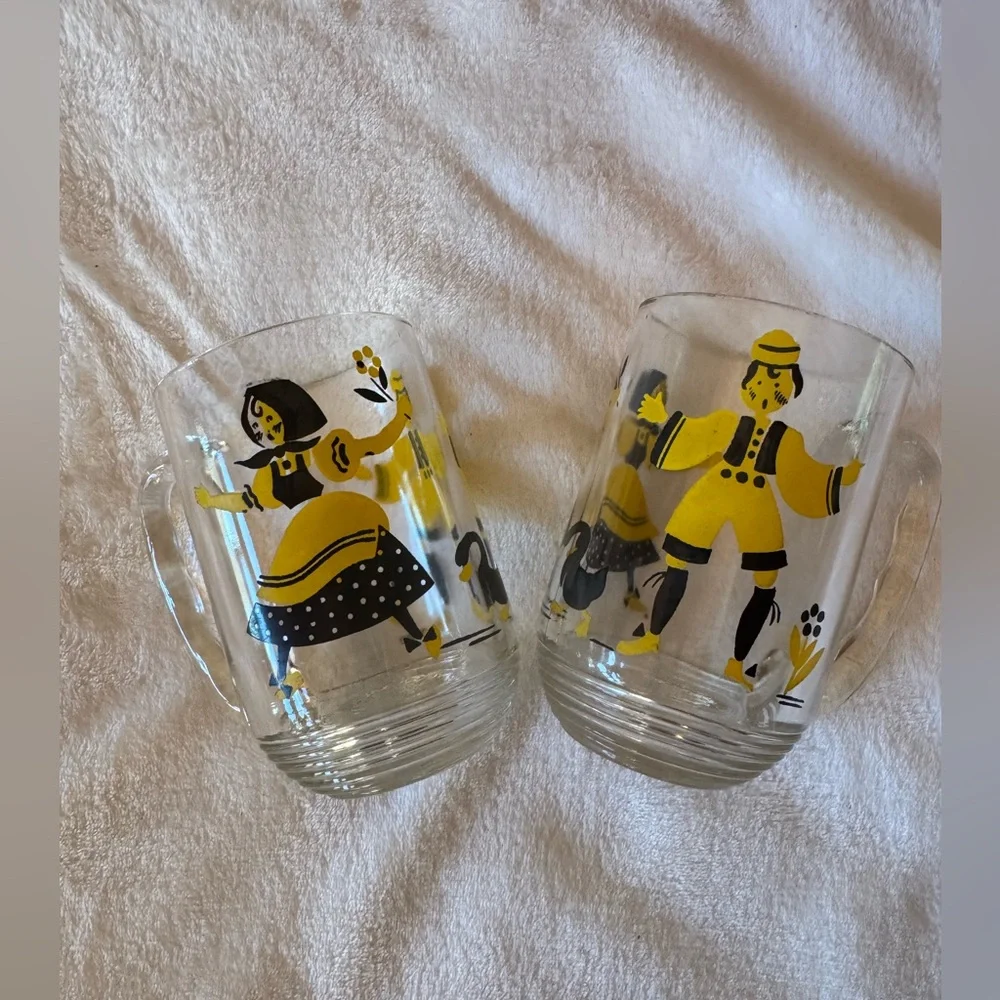 Vintage Hazel Atlas Glass Pair Beer Mug 1950 Hansel & Gretal Design Yellow Black